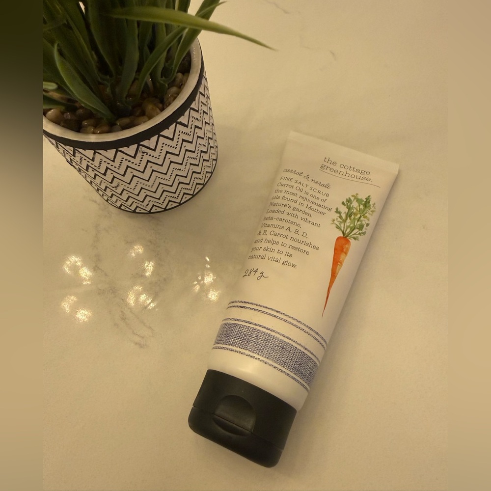 The Cottage Greenhouse - Carrot & Neroli Fine‎ Salt Scrub for Glow - New